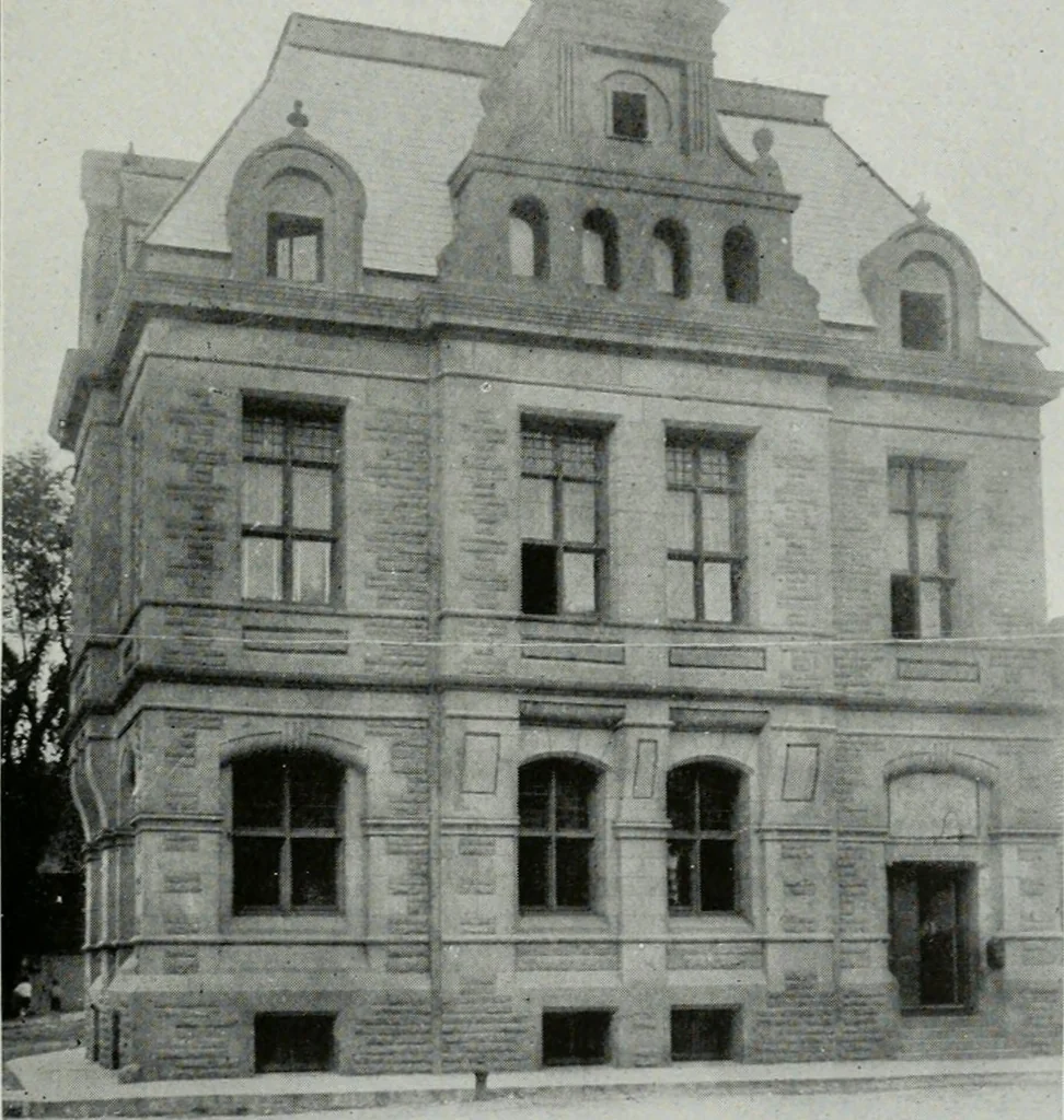An illustration from ... Report on the building and ornamental stones of Canada, vol. I-V, 1912, leaf 60