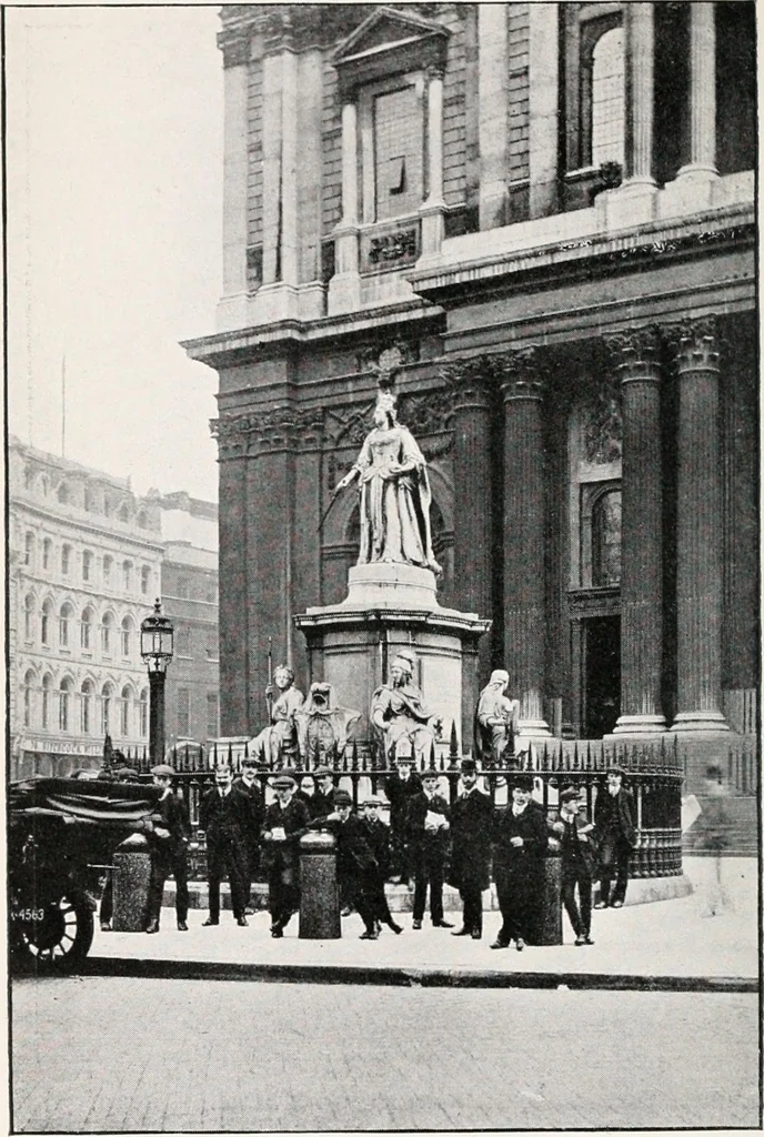 An illustration from Return of outdoor memorials in London, other than statues on the exterior of buildings, memorials in the nature of tombstones, memorial buildings and memorial trees, 1910, leaf 13