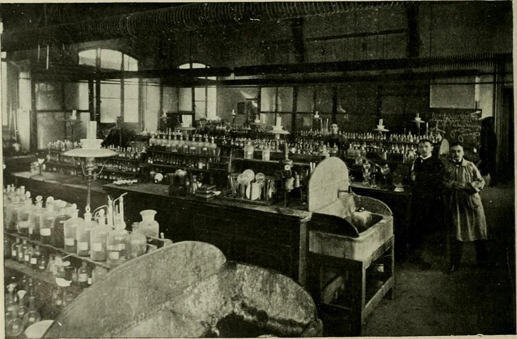 An illustration from Revue générale des mati`eres colorantes et des industries qui s'y rattachent, 1908, leaf 319