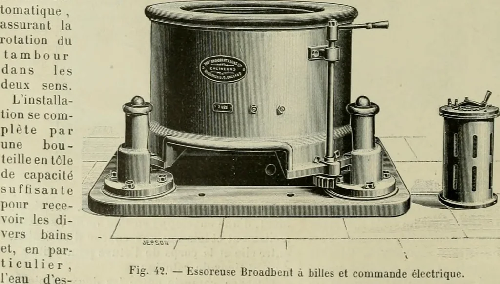 An illustration from Revue générale des mati`eres colorantes et des industries qui s'y rattachent, 1908, leaf 357