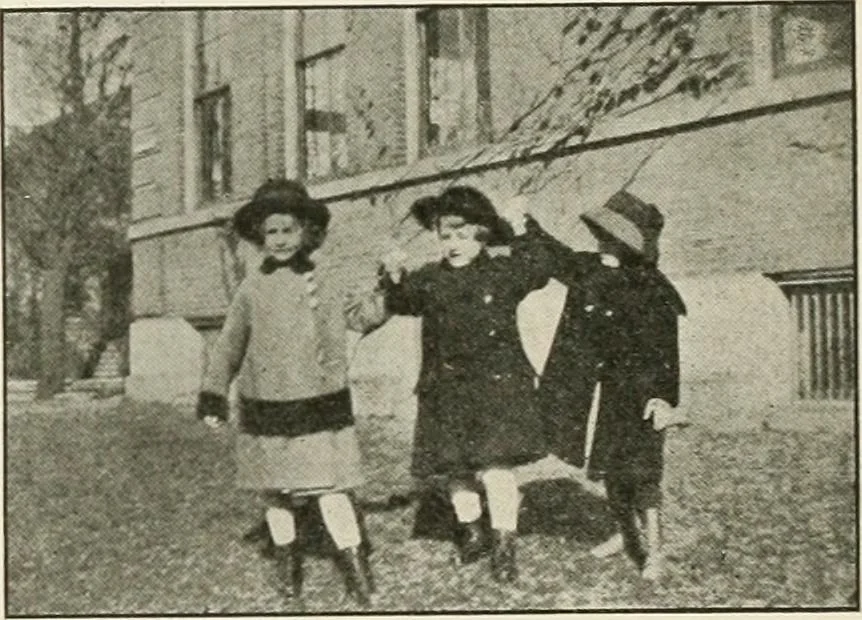 An illustration from Rhythmic action plays and dances; a book of original games and dances, arranged progressively, to Mother Goose and other action songs, with a teaching introductory; for the kindergarten, primary schools, playground and gymnasium, 1915, leaf 113