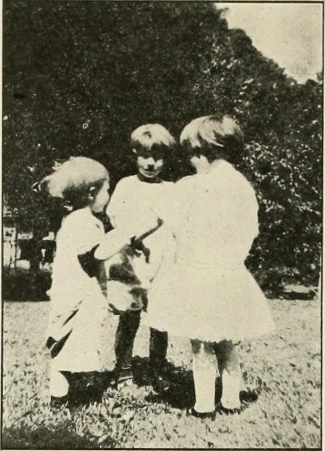An illustration from Rhythmic action plays and dances; a book of original games and dances, arranged progressively, to Mother Goose and other action songs, with a teaching introductory; for the kindergarten, primary schools, playground and gymnasium, 1915, leaf 163