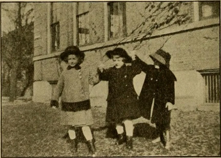 An illustration from Rhythmic action plays and dances; a book of original games and dances, arranged progressively, to Mother Goose and other action songs, with a teaching introductory; for the kindergarten, primary schools, playground and gymnasium, 1915, leaf 113