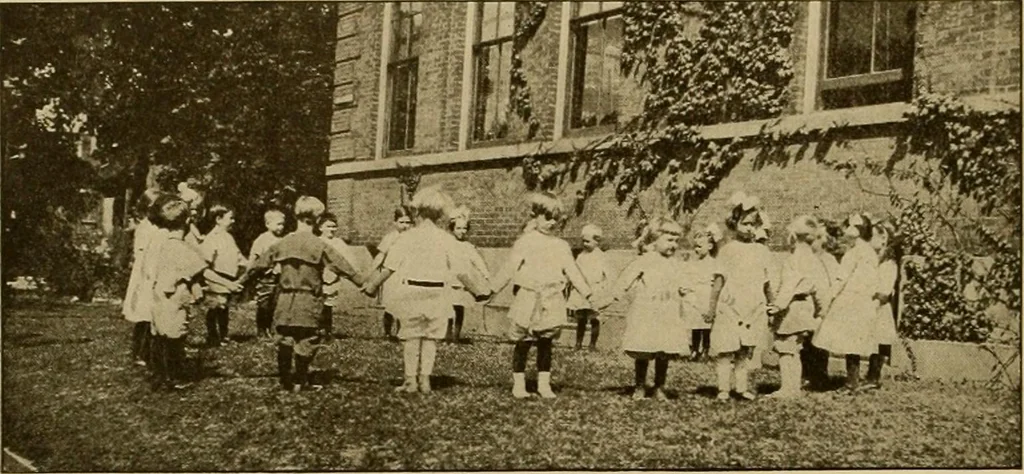 An illustration from Rhythmic action plays and dances; a book of original games and dances, arranged progressively, to Mother Goose and other action songs, with a teaching introductory; for the kindergarten, primary schools, playground and gymnasium, 1915, leaf 39