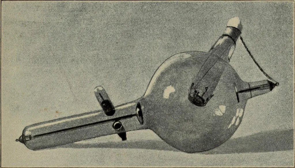 An illustration from Röntgentechniek : therapeutische beteekenis der "X" -stralen en der stoomen van hooge fréquentie, 1904, leaf 36