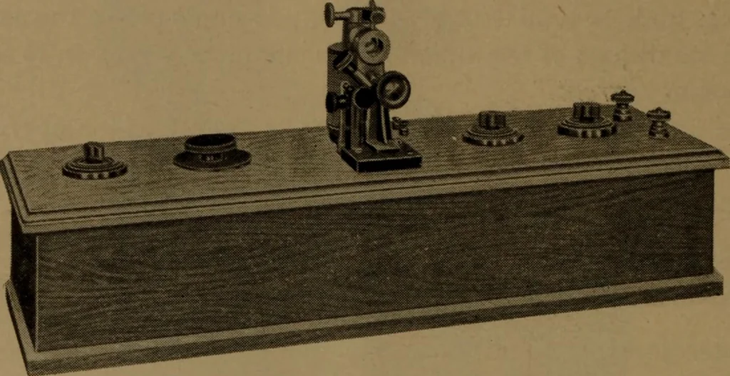 An illustration from "Roentgen" induction coils and other X-ray apparatus, 1904, leaf 25