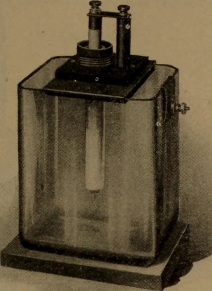 An illustration from "Roentgen" induction coils and other X-ray apparatus, 1904, leaf 30