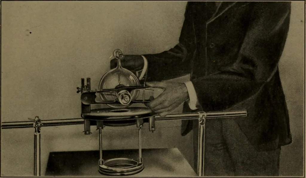 An illustration from Roentgen radiographic table and several other new things, 1906, leaf 10