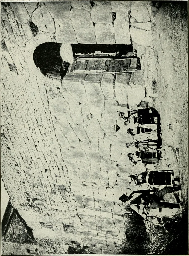 An illustration from Roman cities in Italy and Dalmatia, 1910, leaf 87