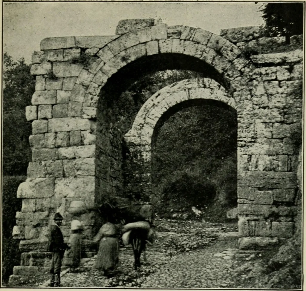 An illustration from Roman cities in Italy and Dalmatia, 1910, leaf 92