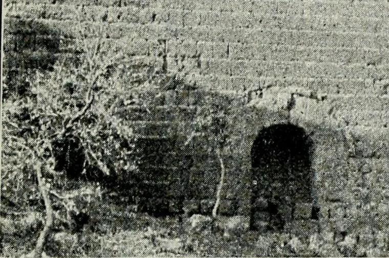 An illustration from Roman cities in Italy and Dalmatia, 1910, leaf 220