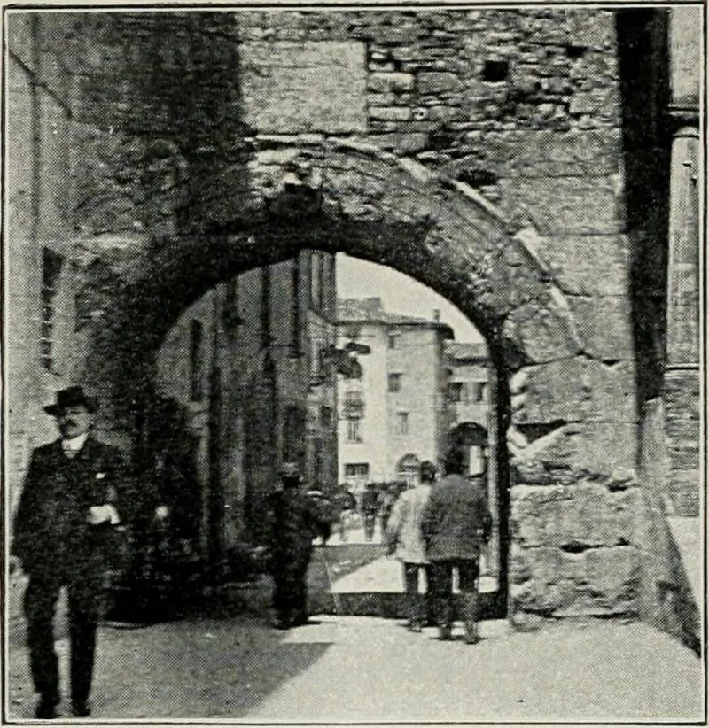 An illustration from Roman cities in Italy and Dalmatia, 1910, leaf 249