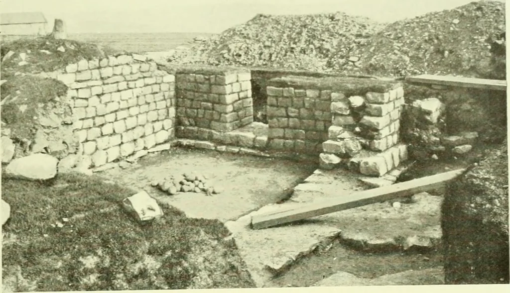 An illustration from Romano-British buildings and earthworks, 1911, leaf 108