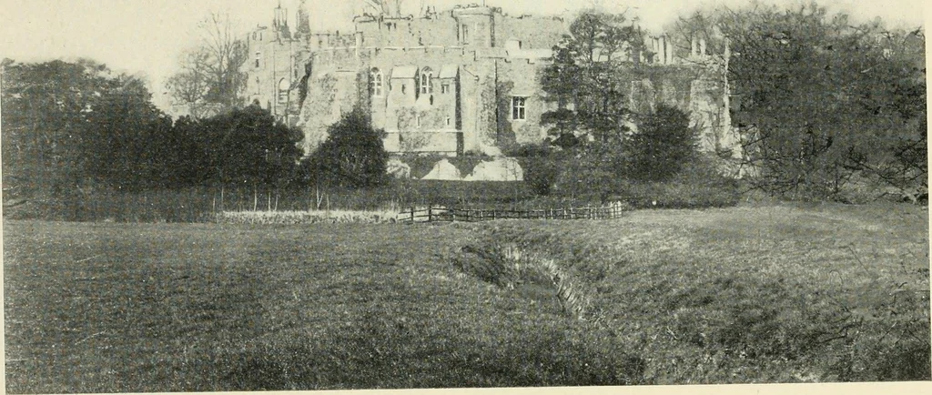 An illustration from Romantic castles and palaces, as seen and described by famous writers;, 1901, leaf 432