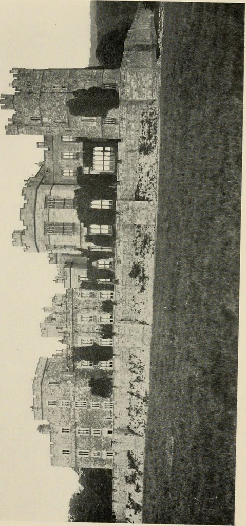 An illustration from Romantic castles and palaces, as seen and described by famous writers;, 1901, leaf 206