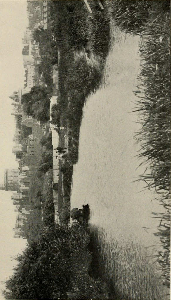 An illustration from Romantic castles and palaces, as seen and described by famous writers;, 1901, leaf 288