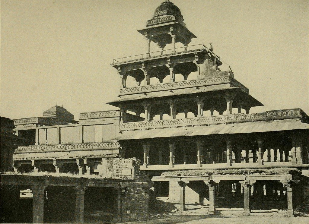 An illustration from Romantic castles and palaces, 1901, leaf 152