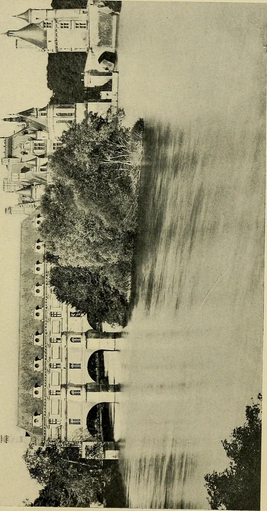An illustration from Romantic castles and palaces, 1901, leaf 236