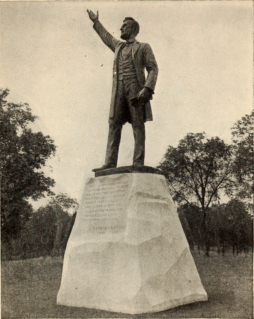 An illustration from Rosemond Grove Cemetery Association : historical sketch ; by-laws ; Soldiers' Monument : dedication exercises ; addresses, 1905, leaf 4