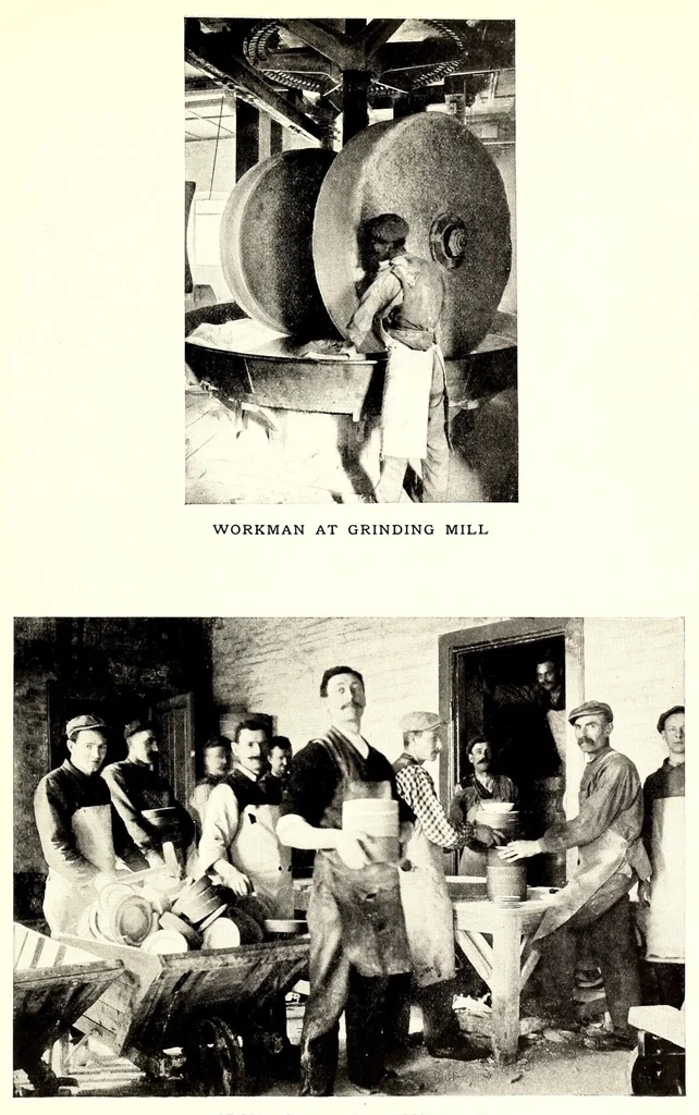 An illustration from Royal Copenhagen porcelain; its history and development from the eighteenth century to the present day, 1911, leaf 455