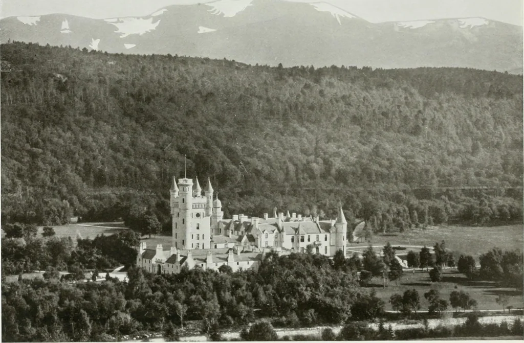 An illustration from The royal palaces, historic castles and stately homes of Great Britain;, 1913, leaf 40