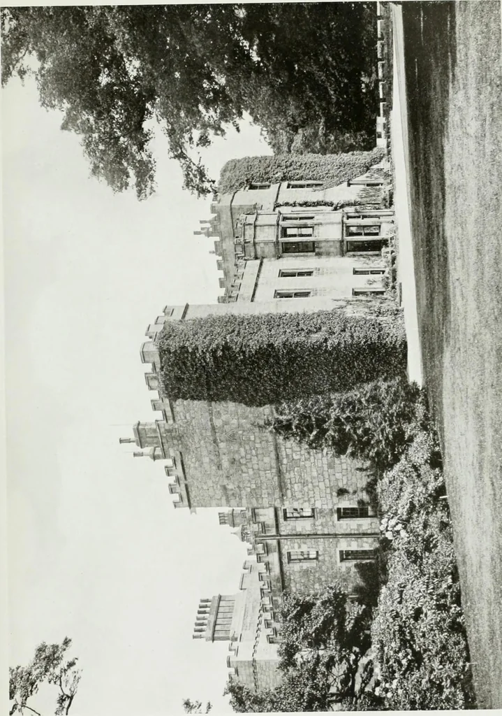 An illustration from The royal palaces, historic castles and stately homes of Great Britain;, 1913, leaf 60