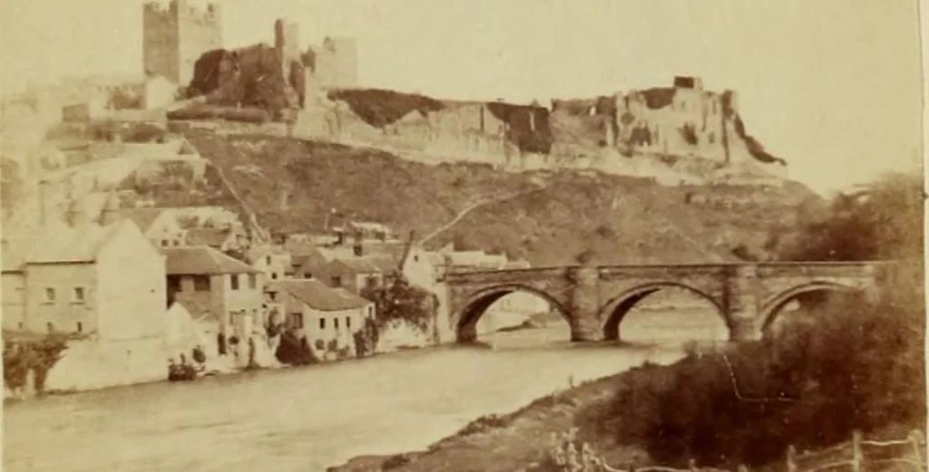 An illustration from Ruined abbeys and castles of Great Britain and Ireland, 1864, leaf 153