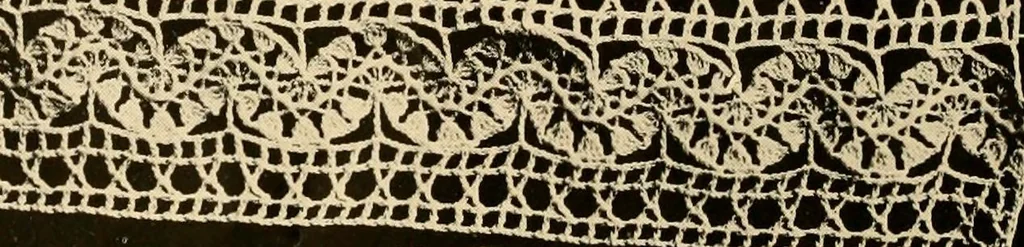 An illustration from The Rundall book of edgings, medallions, insertions and tatting, 1915, leaf 17