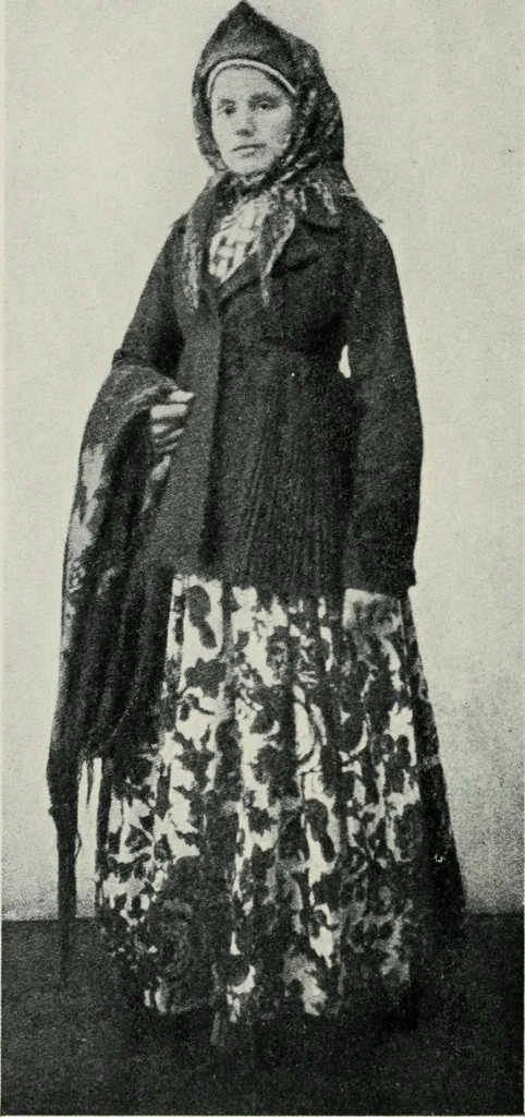 An illustration from Russian festivals and costumes for pageant and dance, 1921, leaf 107