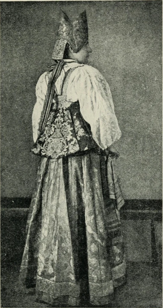 An illustration from Russian festivals and costumes for pageant and dance, 1921, leaf 78