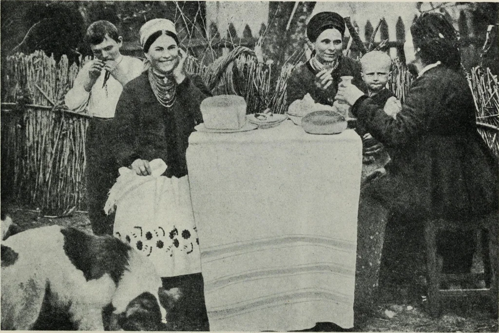 An illustration from Russian festivals and costumes for pageant and dance, 1921, leaf 95