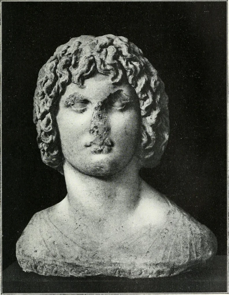 An illustration from Scopas et Praxitèle : la sculpture grecque au IVe siècle jusqu'au temps d'Alexandre, 1907, leaf 124