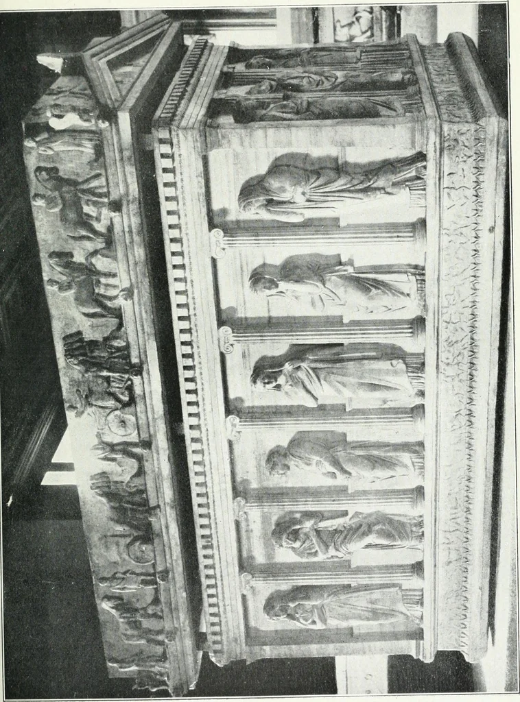 An illustration from Scopas et Praxitèle : la sculpture grecque au IVe siècle jusqu'au temps d'Alexandre, 1907, leaf 200