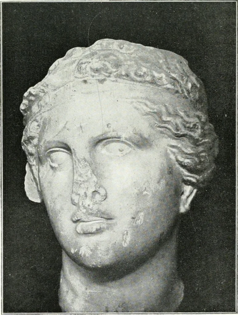 An illustration from Scopas et Praxitèle : la sculpture grecque au IVe siècle jusqu'au temps d'Alexandre, 1907, leaf 54