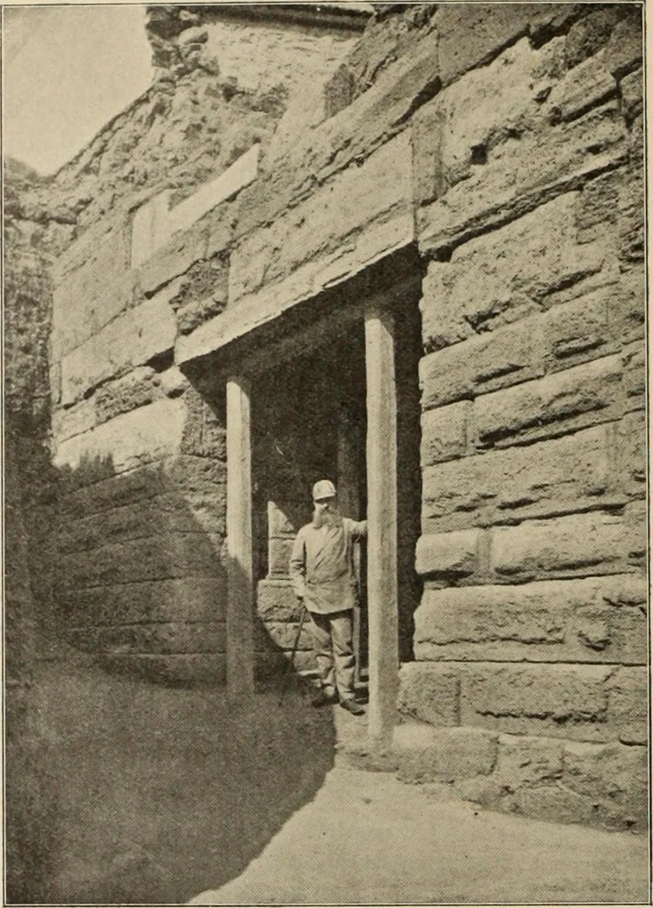 An illustration from Scythians and Greeks : a survey of ancient history and archaeology on the north coast of the Euxine from the Danube to the Caucasus, 1913, leaf 557