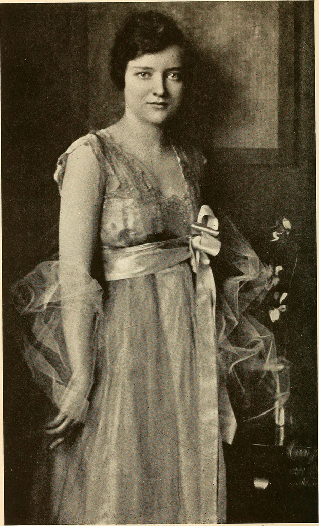 An illustration from The secrets of distinctive dress : harmonious, becoming, and beautiful dress, its value and how to achieve it, 1918, leaf 71