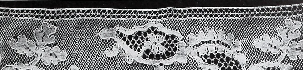 An illustration from Section française (class 84); dentelles, broderies, passementeries et dessins, 1908, leaf 108