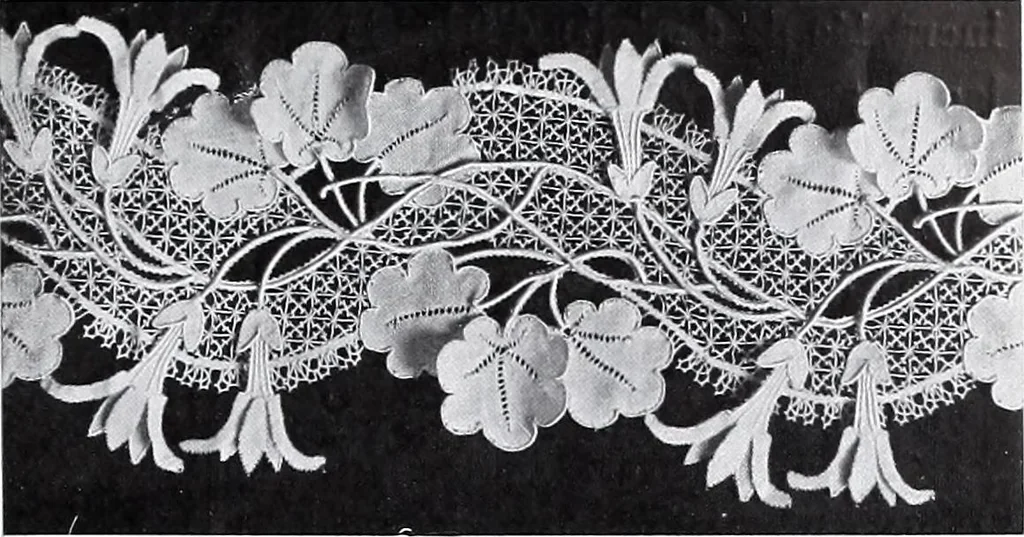 An illustration from Section française (class 84); dentelles, broderies, passementeries et dessins, 1908, leaf 120