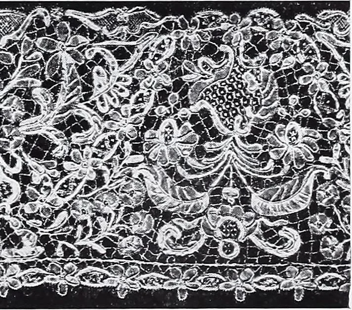 An illustration from Section française (class 84); dentelles, broderies, passementeries et dessins, 1908, leaf 140