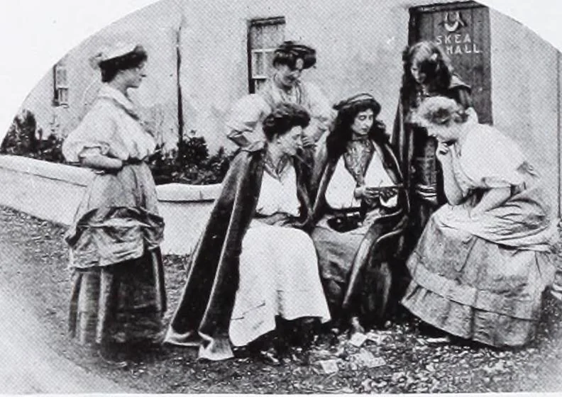 An illustration from Section française (class 84); dentelles, broderies, passementeries et dessins, 1908, leaf 147