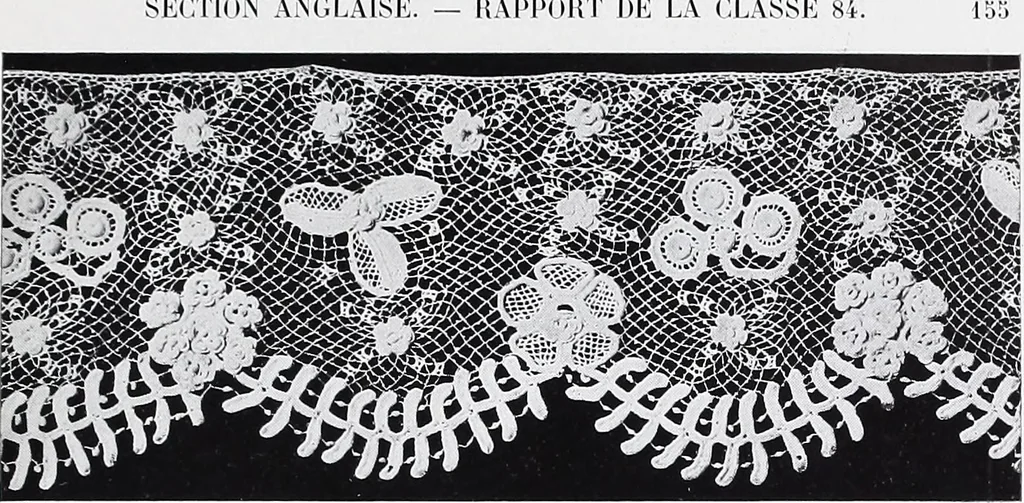 An illustration from Section française (class 84); dentelles, broderies, passementeries et dessins, 1908, leaf 158