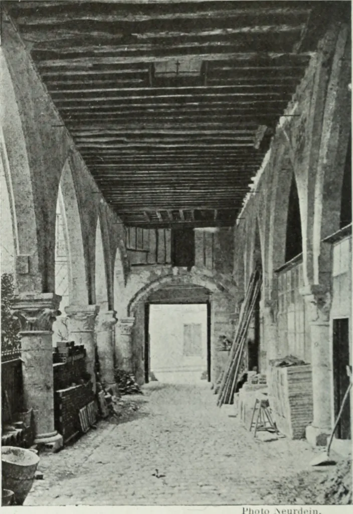 An illustration from Senlis, 1922, leaf 131