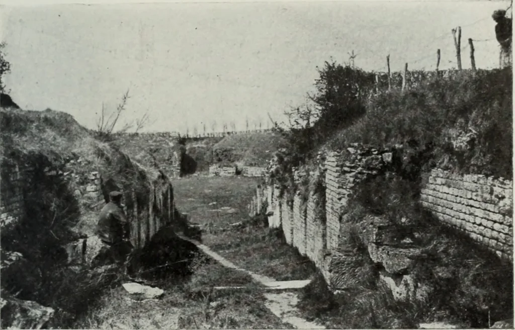 An illustration from Senlis, 1922, leaf 16