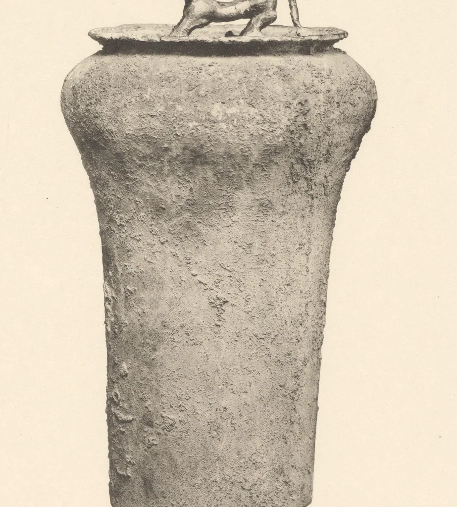 An illustration from Senoku seishō : catalogue of the ancient Chinese bronzes in the collection of Baron Sumitomo, 1911, leaf 47