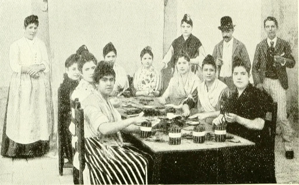 An illustration from Seville; an historical and descriptive account of "the pearl of Andalusia,", 1907, leaf 211