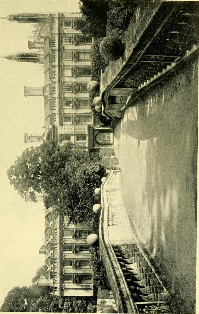 An illustration from A short history of renaissance architecture in England, 1500-1800, 1900, leaf 320