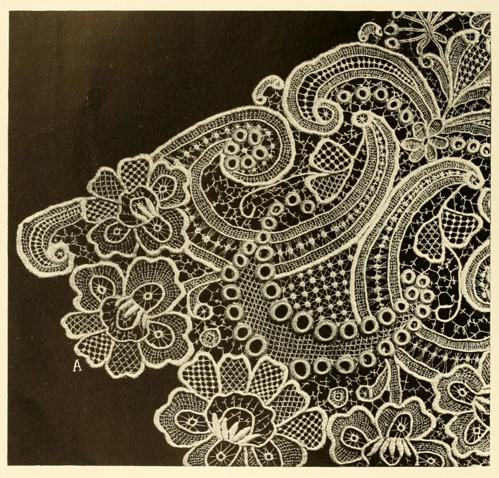 An illustration from Singer instructions for art embroidery, 1911, leaf 66