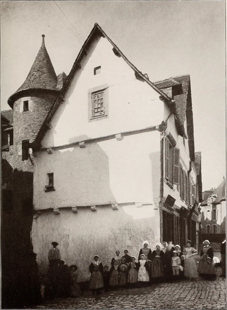 An illustration from Small French buildings; the architecture of town and country, comprising cottages, farmhouses, minor chateaux or manors with their farm groups, small town dwellings, and a few churches, 1921, leaf 100
