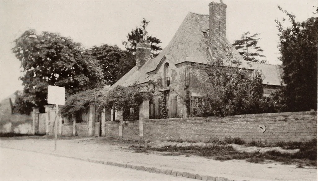 An illustration from Small French buildings; the architecture of town and country, comprising cottages, farmhouses, minor chateaux or manors with their farm groups, small town dwellings, and a few churches, 1921, leaf 148