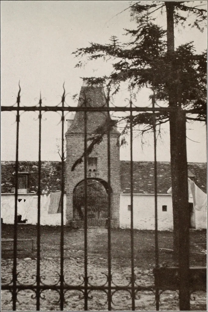 An illustration from Small French buildings; the architecture of town and country, comprising cottages, farmhouses, minor chateaux or manors with their farm groups, small town dwellings, and a few churches, 1921, leaf 162